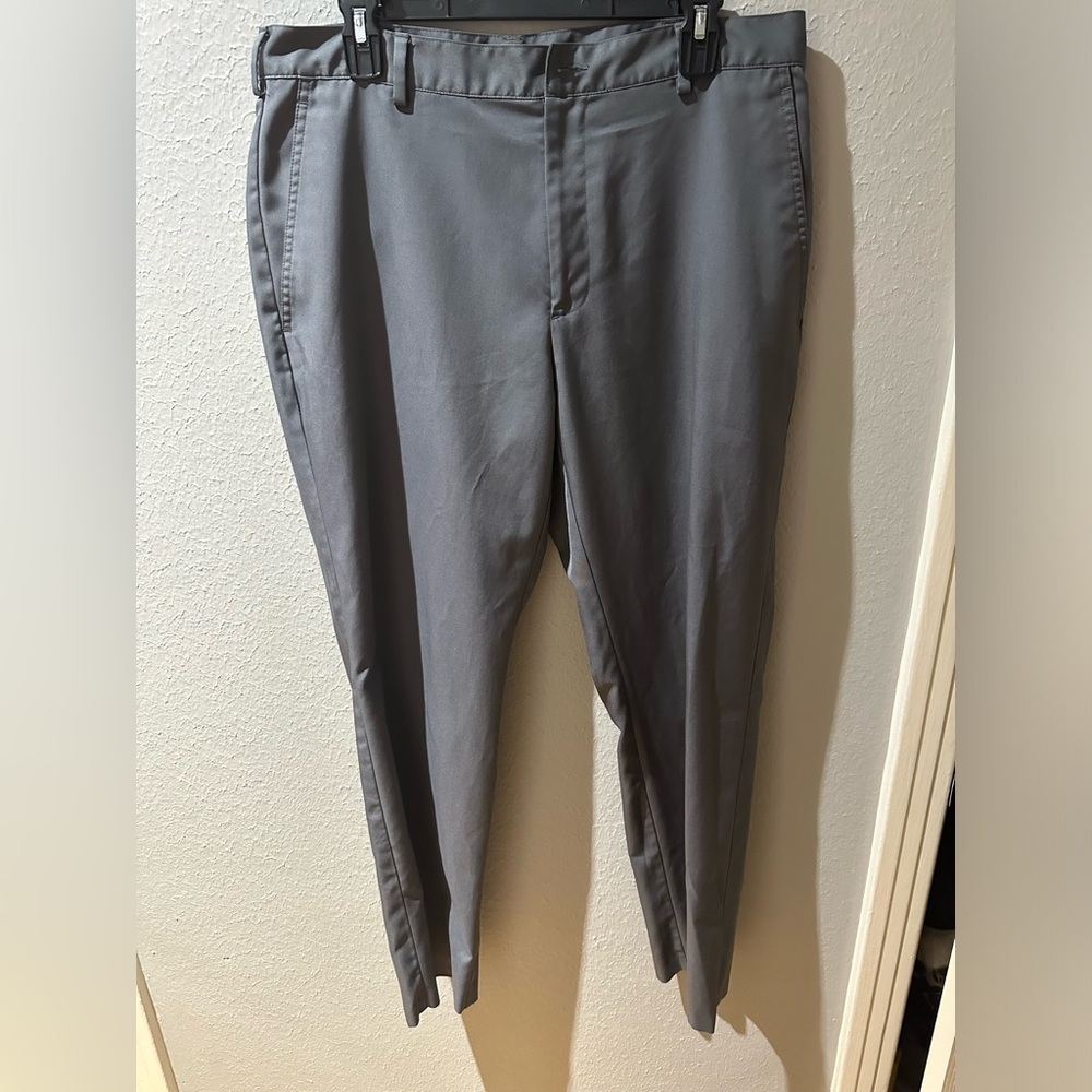 Jos A Bank Classic Collection Tailored Fit 34x30 Gray